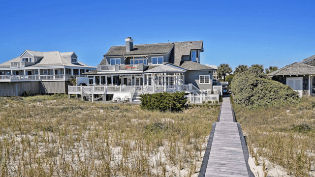 Mocean Contracting in North Carolina - Roofing, siding and panneling services